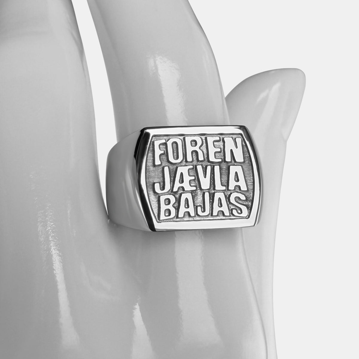 For En Jævla Bajas - Ring