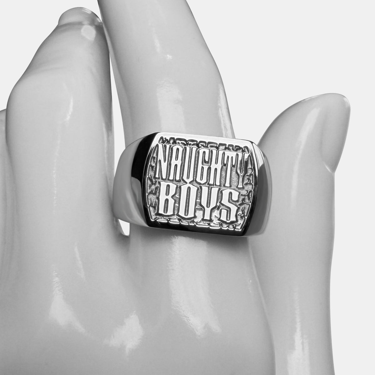 Naughty Boys - Ring
